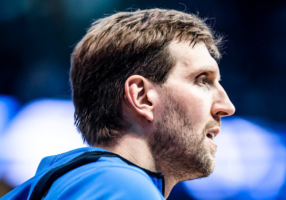 PG模拟器 -切尔西训练开放日，赛后状态回暖引欢呼，荷甲在即，医务组通报恢复(超重失重演示实验视频)