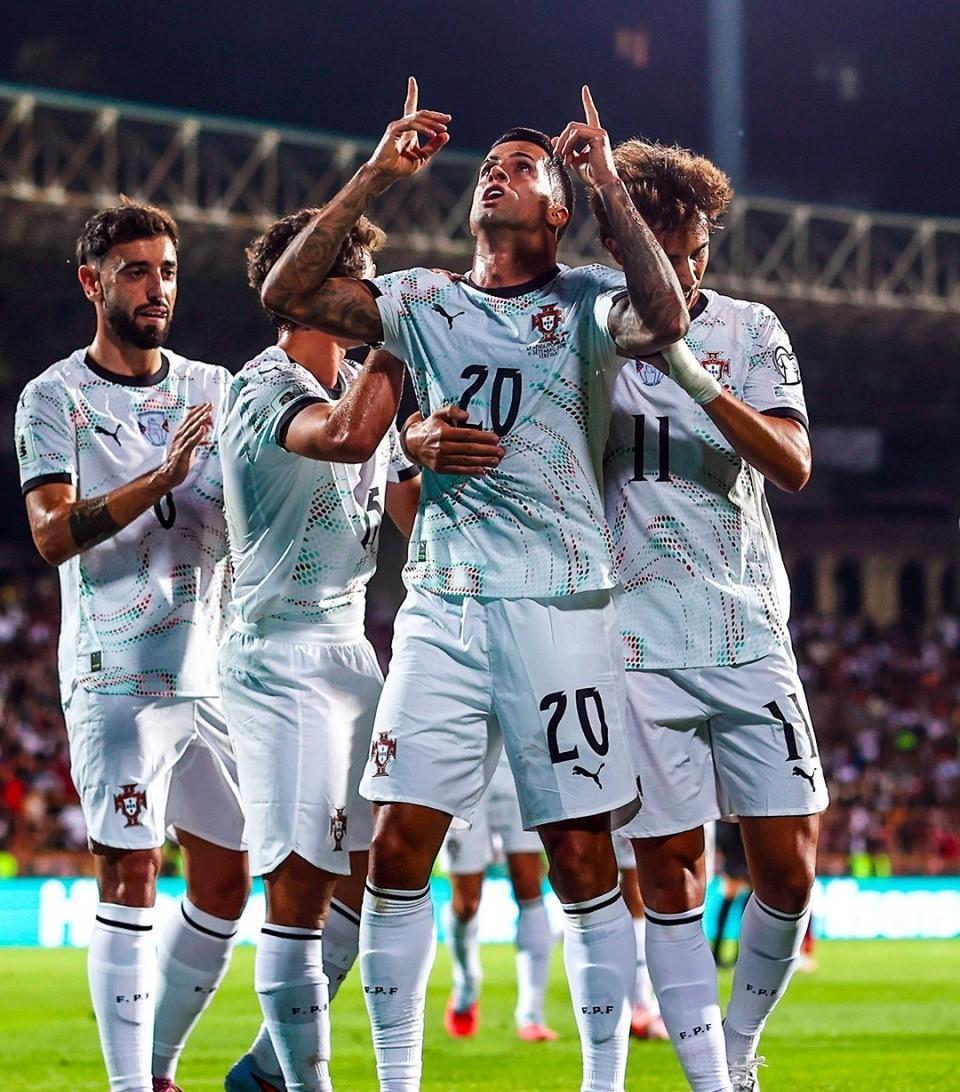 PG电子 -从多伦多猛龙围绕NBA总决赛完成体检到葡萄牙体育今晚迎来里程碑，夏洛特黄蜂篮板制胜备战欧篮联的简单介绍